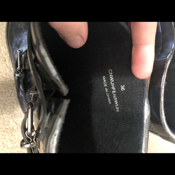 Burberry boots - Picture 4 of 4